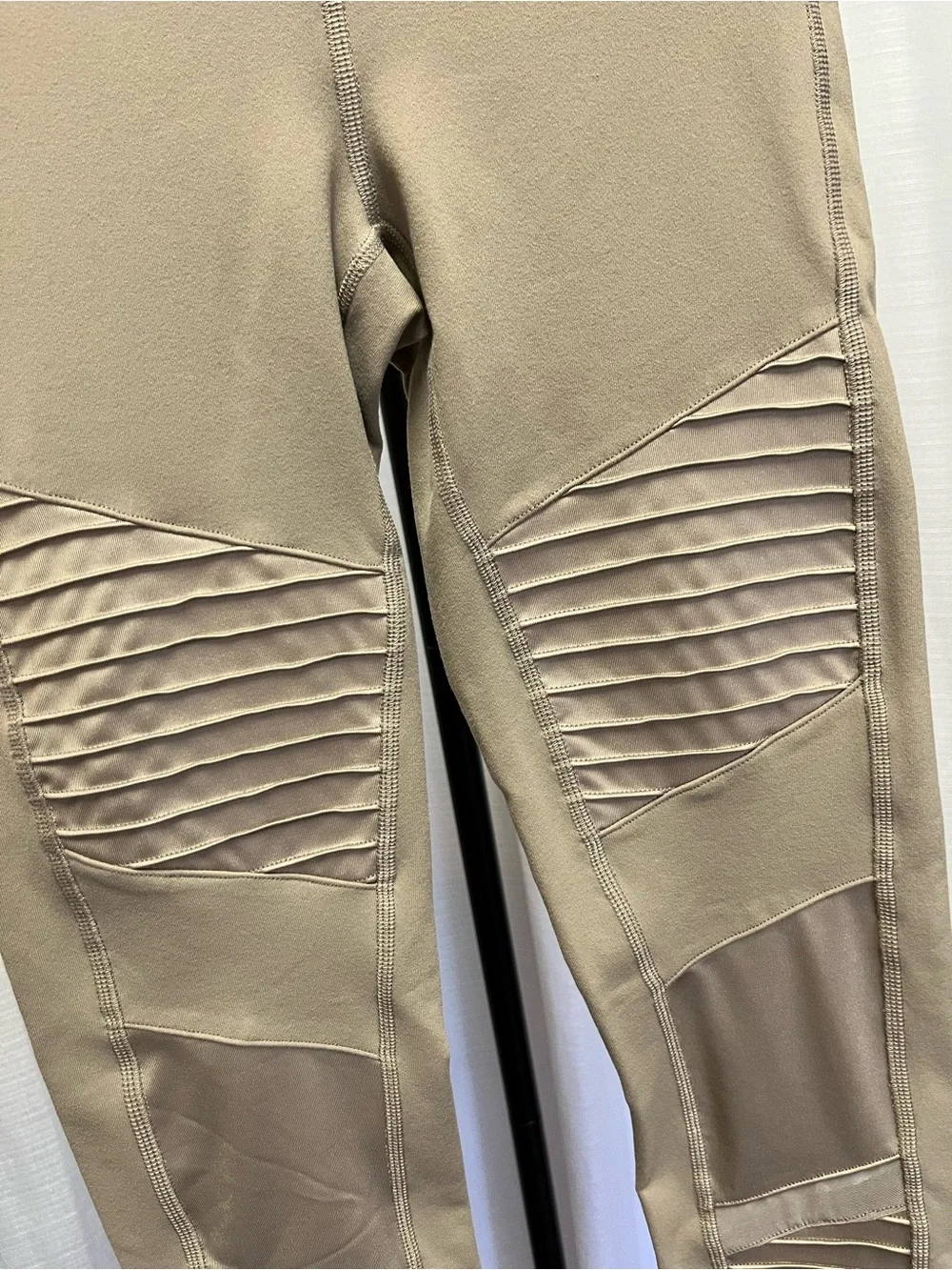 Alo Yoga High-Waist Moto Legging in the  